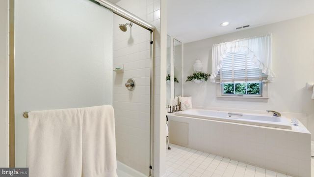 10 AURORA CT, Doylestown, PA 18901