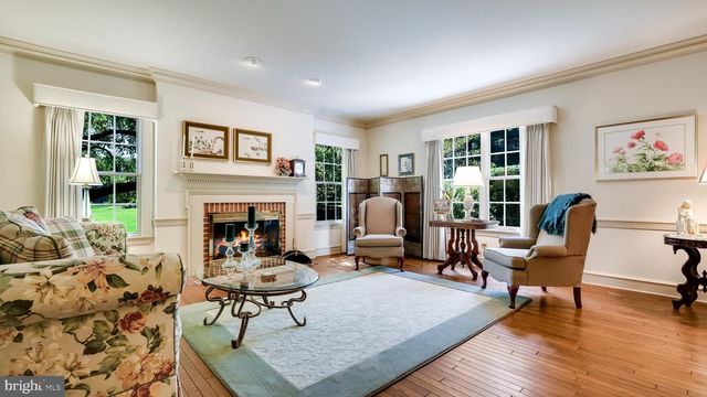 10 AURORA CT, Doylestown, PA 18901