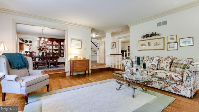 10 AURORA CT, Doylestown, PA 18901