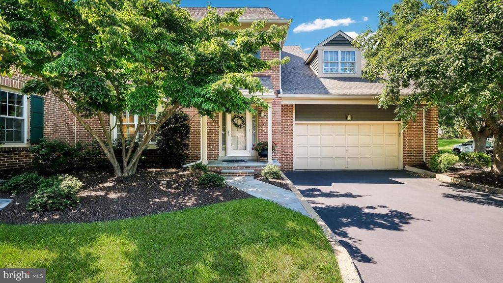 10 AURORA CT, Doylestown, PA 18901
