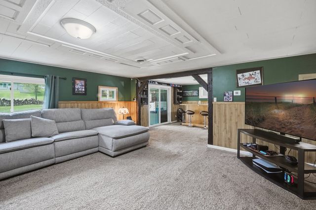 1758 Westwood Dr., Twinsburg, OH 44087