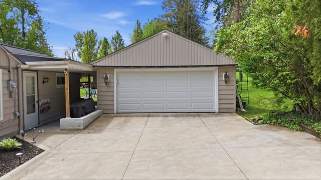 1758 Westwood Dr., Twinsburg, OH 44087