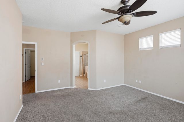10520 Rosefinch Drive NW, Albuquerque, NM 87114