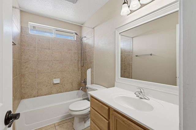10520 Rosefinch Drive NW, Albuquerque, NM 87114