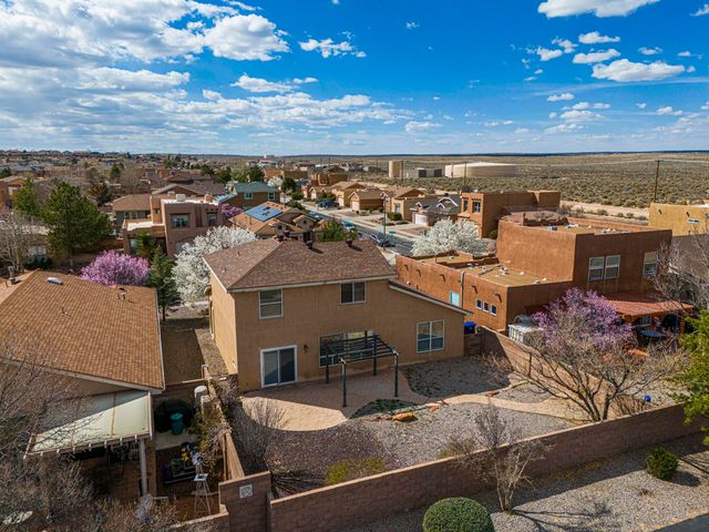 10520 Rosefinch Drive NW, Albuquerque, NM 87114