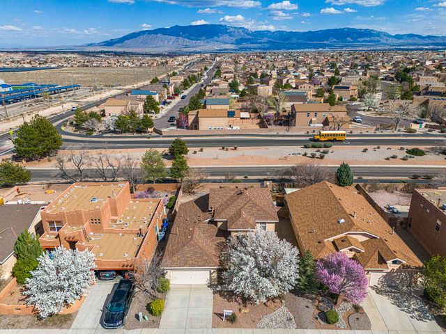 10520 Rosefinch Drive NW, Albuquerque, NM 87114