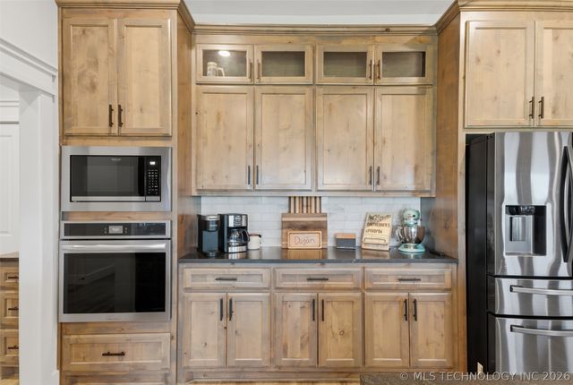18497 N Jamestown Avenue, Skiatook, OK 74070