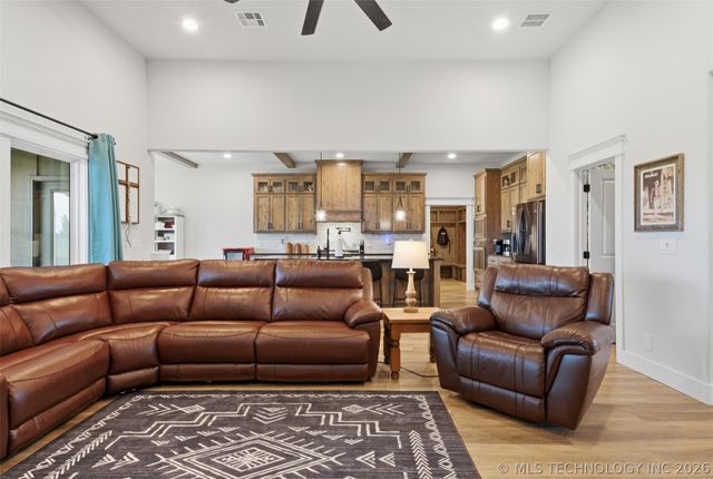 18497 N Jamestown Avenue, Skiatook, OK 74070