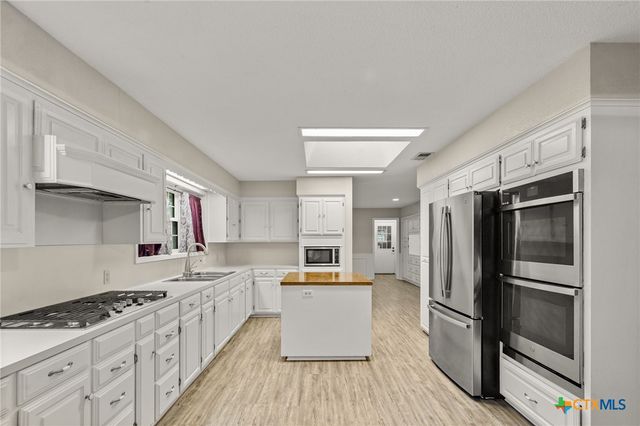 308 Woodway Drive, Victoria, TX 77904
