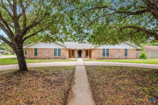 308 Woodway Drive, Victoria, TX 77904