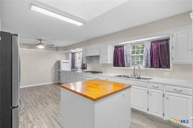 308 Woodway Drive, Victoria, TX 77904