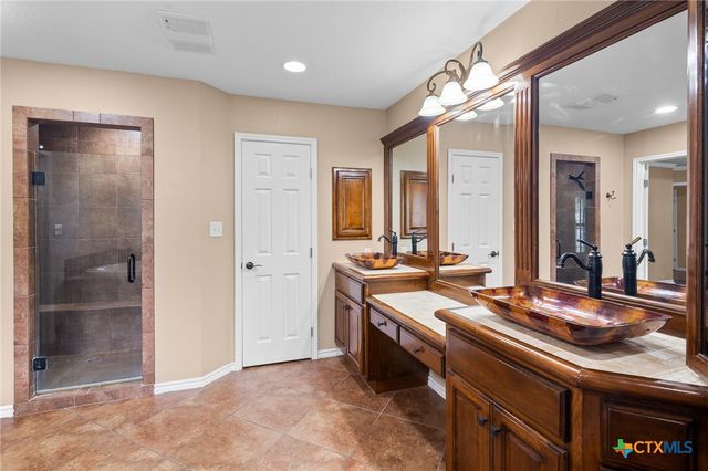 308 Woodway Drive, Victoria, TX 77904