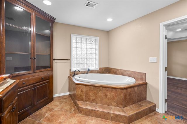 308 Woodway Drive, Victoria, TX 77904
