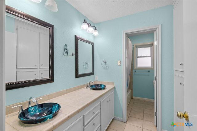 308 Woodway Drive, Victoria, TX 77904