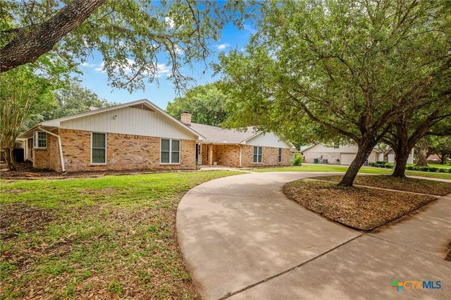 308 Woodway Drive, Victoria, TX 77904