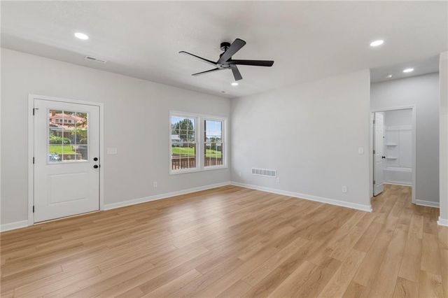 410 E Main Street, Richmond, MO 64085