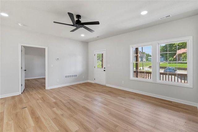 410 E Main Street, Richmond, MO 64085