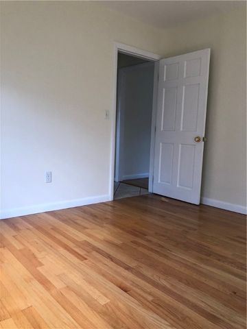 116 Evergreen Drive, Portsmouth, RI 02871