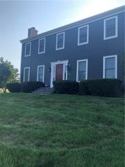 116 Evergreen Drive, Portsmouth, RI 02871