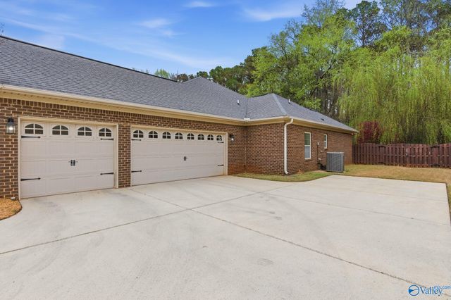 127 Sage Willow Drive SW, Madison, AL 35756