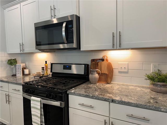5460 Quartz Avenue, Clemmons, NC 27012