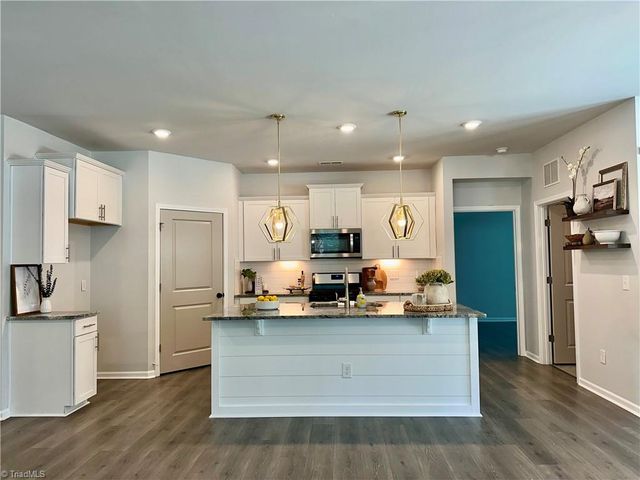 5460 Quartz Avenue, Clemmons, NC 27012