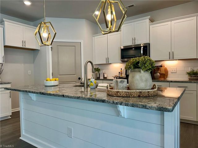 5460 Quartz Avenue, Clemmons, NC 27012
