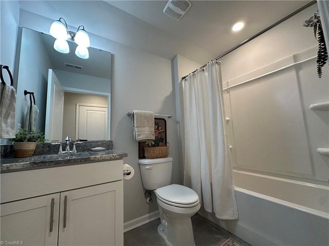 5460 Quartz Avenue, Clemmons, NC 27012