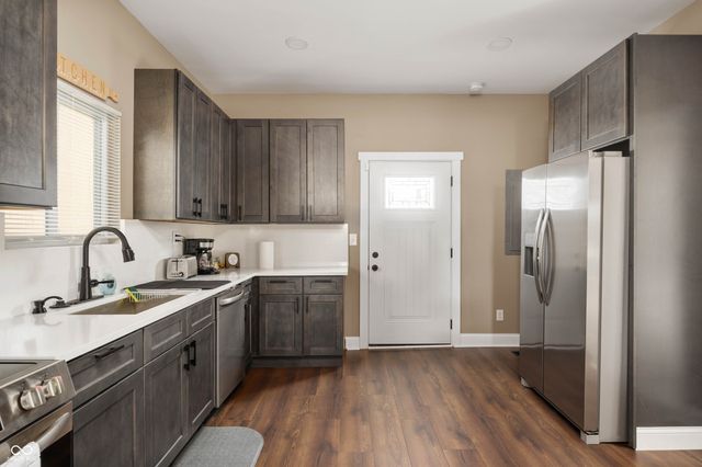 1041 S East Street, Indianapolis, IN 46225