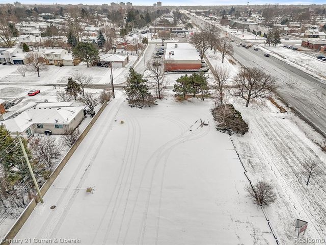 26026 Southfield Road, Lathrup Village, MI 48076