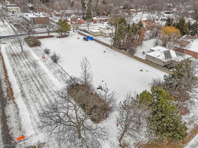 26026 Southfield Road, Lathrup Village, MI 48076