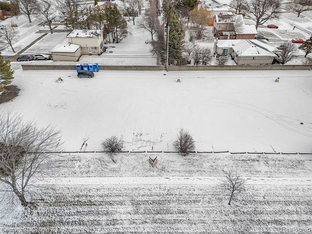 26026 Southfield Road, Lathrup Village, MI 48076