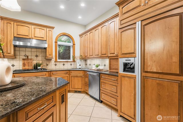 128 Country Club Circle SW, Lakewood, WA 98498
