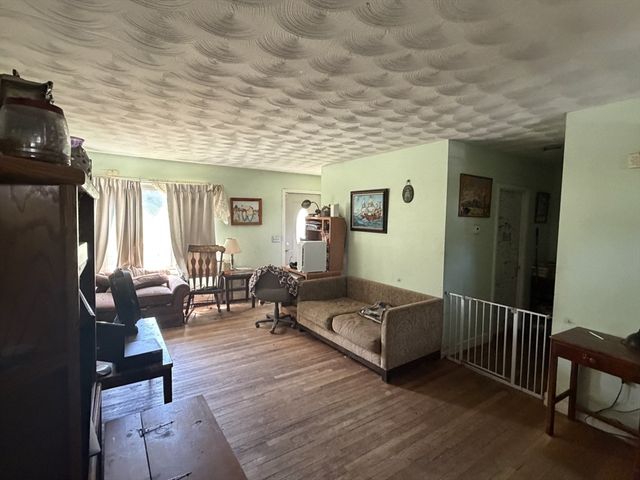 42 Birch Rd, Westford, MA 01886