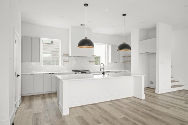 313 N Nagle Street, Houston, TX 77003