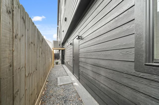 313 N Nagle Street, Houston, TX 77003