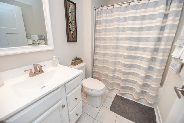 811 Shady Oak Court, Boiling Springs, SC 29316