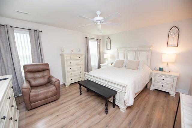 811 Shady Oak Court, Boiling Springs, SC 29316