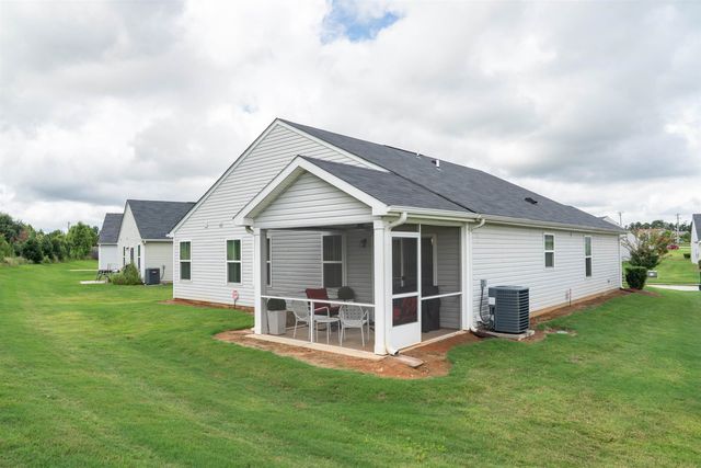 811 Shady Oak Court, Boiling Springs, SC 29316