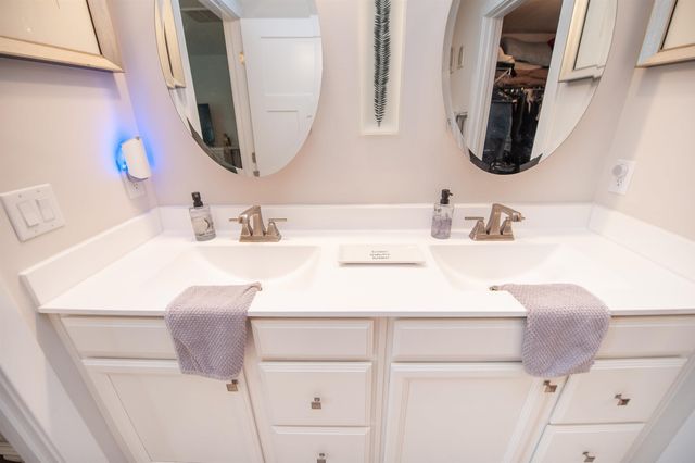 811 Shady Oak Court, Boiling Springs, SC 29316