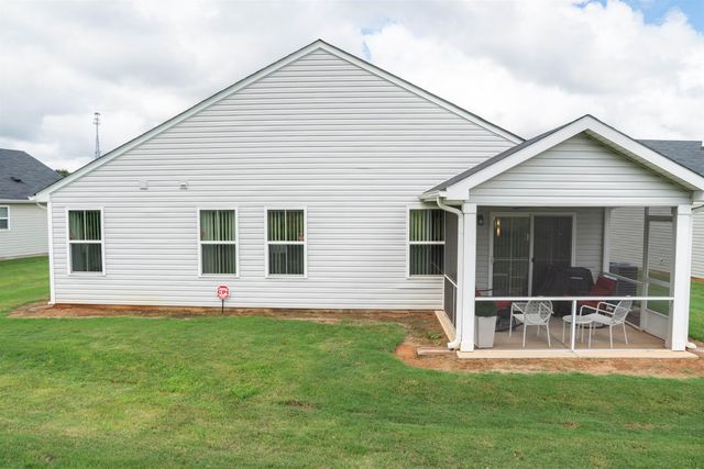811 Shady Oak Court, Boiling Springs, SC 29316