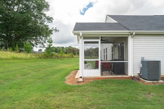 811 Shady Oak Court, Boiling Springs, SC 29316
