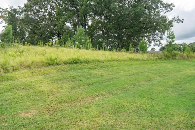 811 Shady Oak Court, Boiling Springs, SC 29316