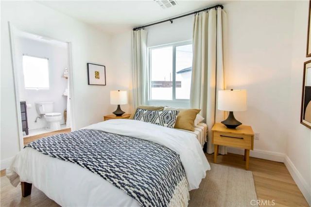 10816 Calvert, North Hollywood, CA 91606