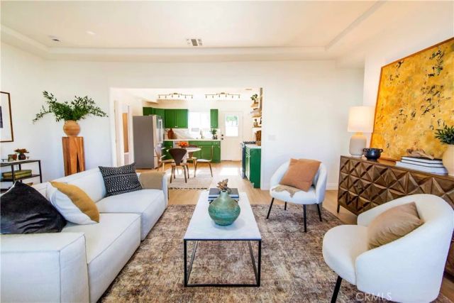 10816 Calvert, North Hollywood, CA 91606