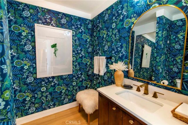 10816 Calvert, North Hollywood, CA 91606