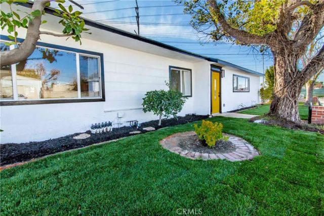 10816 Calvert, North Hollywood, CA 91606