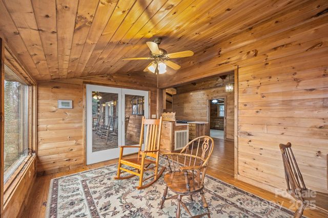 75 Red Oak Lane, Waynesville, NC 28786