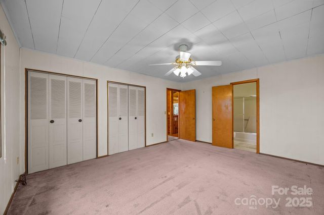 75 Red Oak Lane, Waynesville, NC 28786