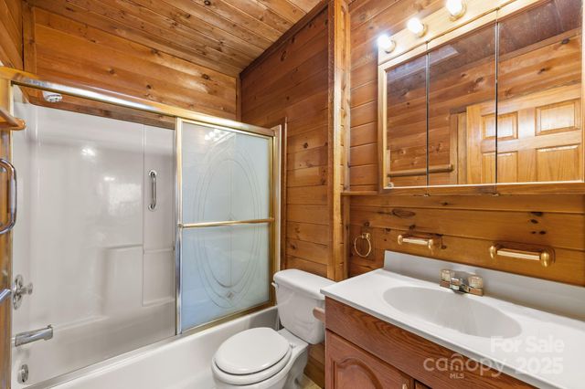 75 Red Oak Lane, Waynesville, NC 28786